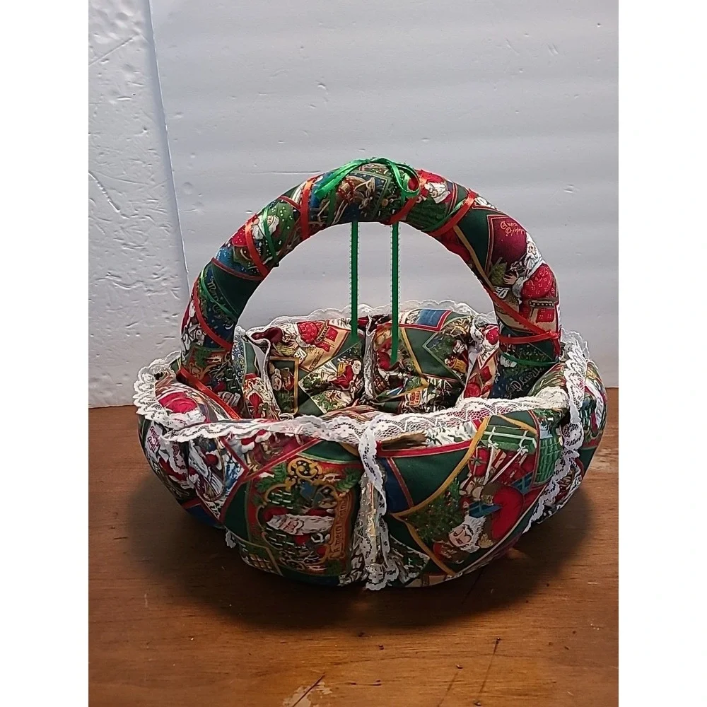 Vintage Handmade Quilted Christmas Basket Cotton‎ & Lace Santa Claus 13